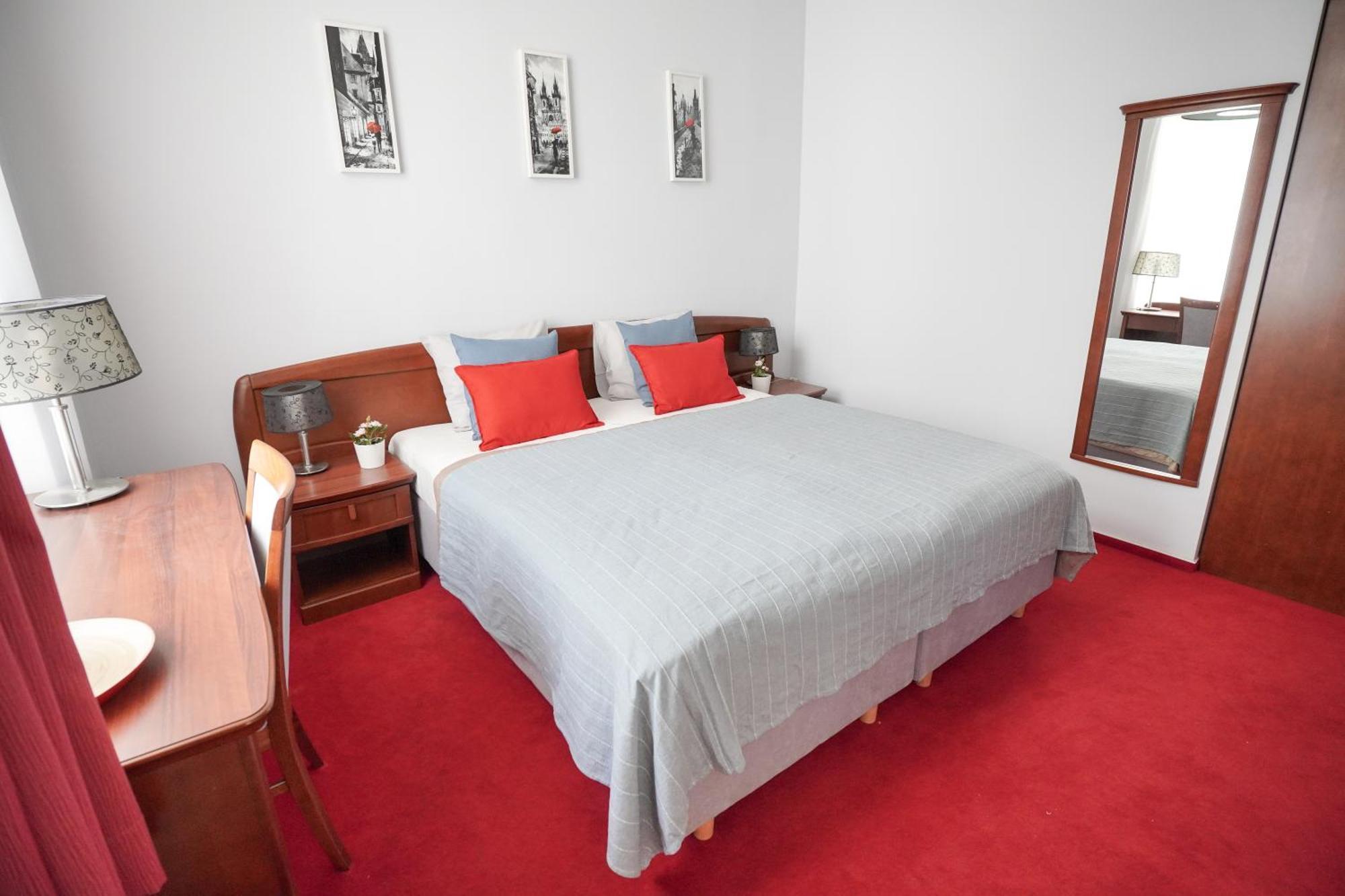 Elegant & Stylish Center Apartments! ปราก ภายนอก รูปภาพ